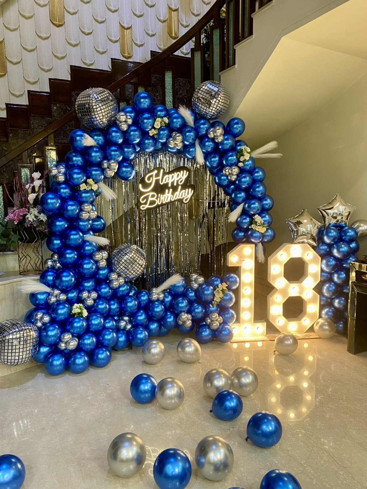 18th Birthday Blue Silver Balloon Decor Ring