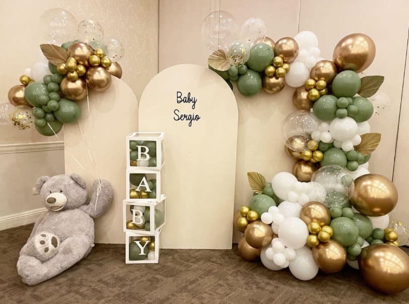 Baby Shower Ballon Decor With Teddy.PNG