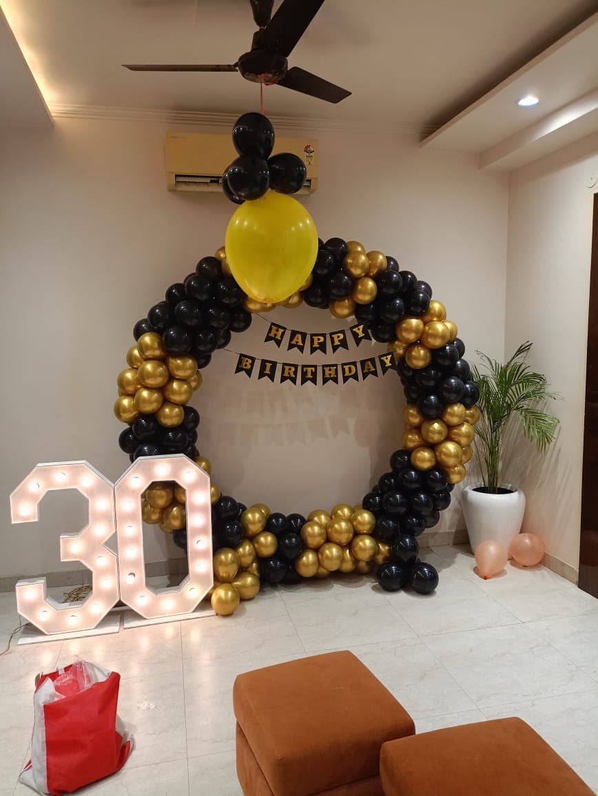 Black Gold Thirtyth Birthday Balloon Decor With Marquee Lights
