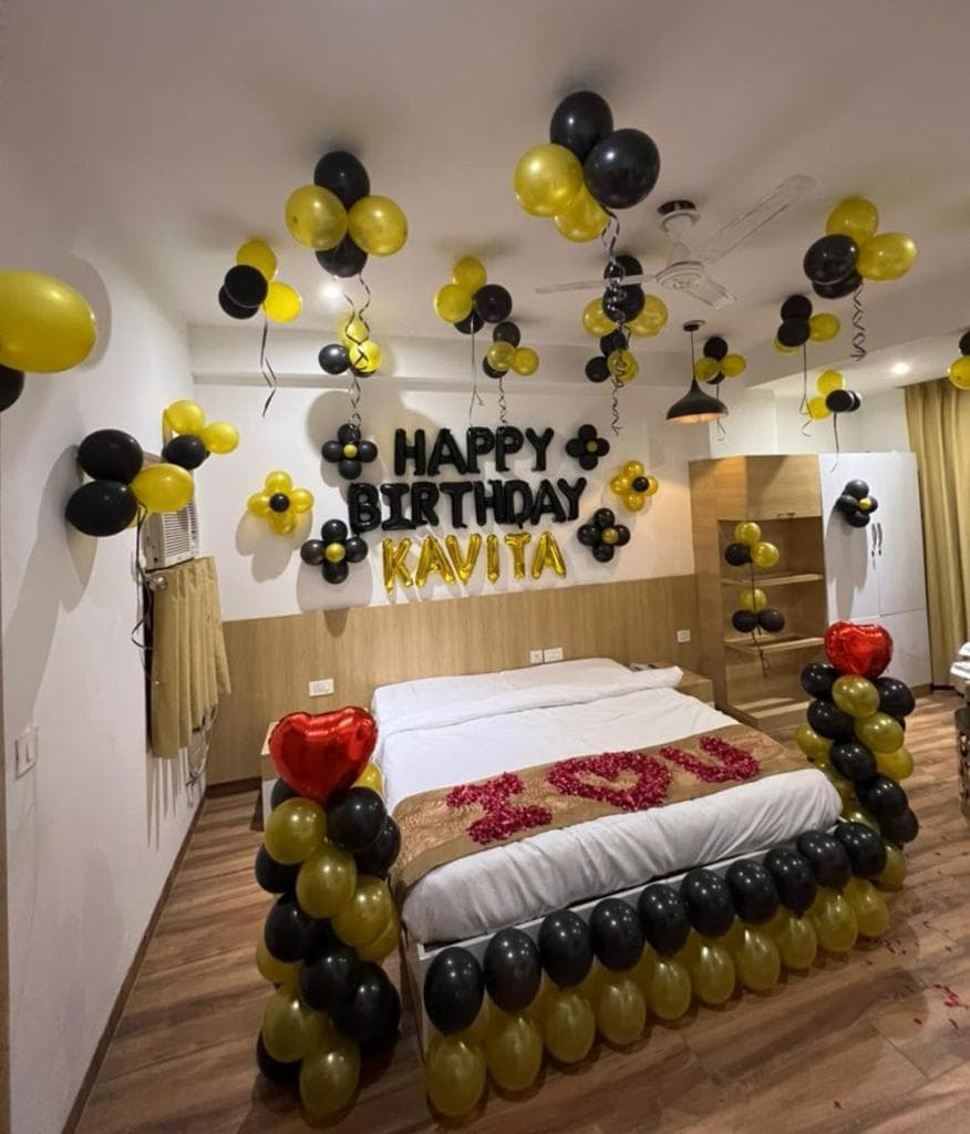 Black Yellow Birthday Room Balloon Decor