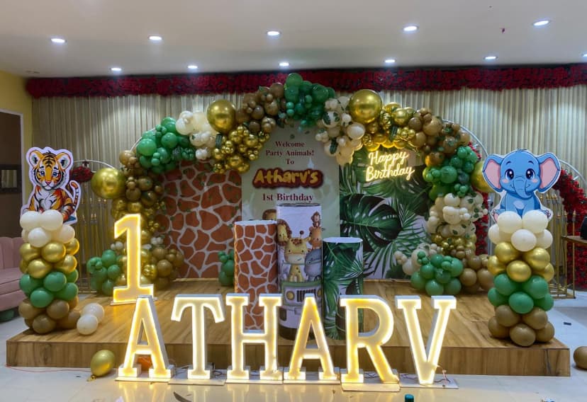 Jungle Safari Theme First Birthday Balloon Decor